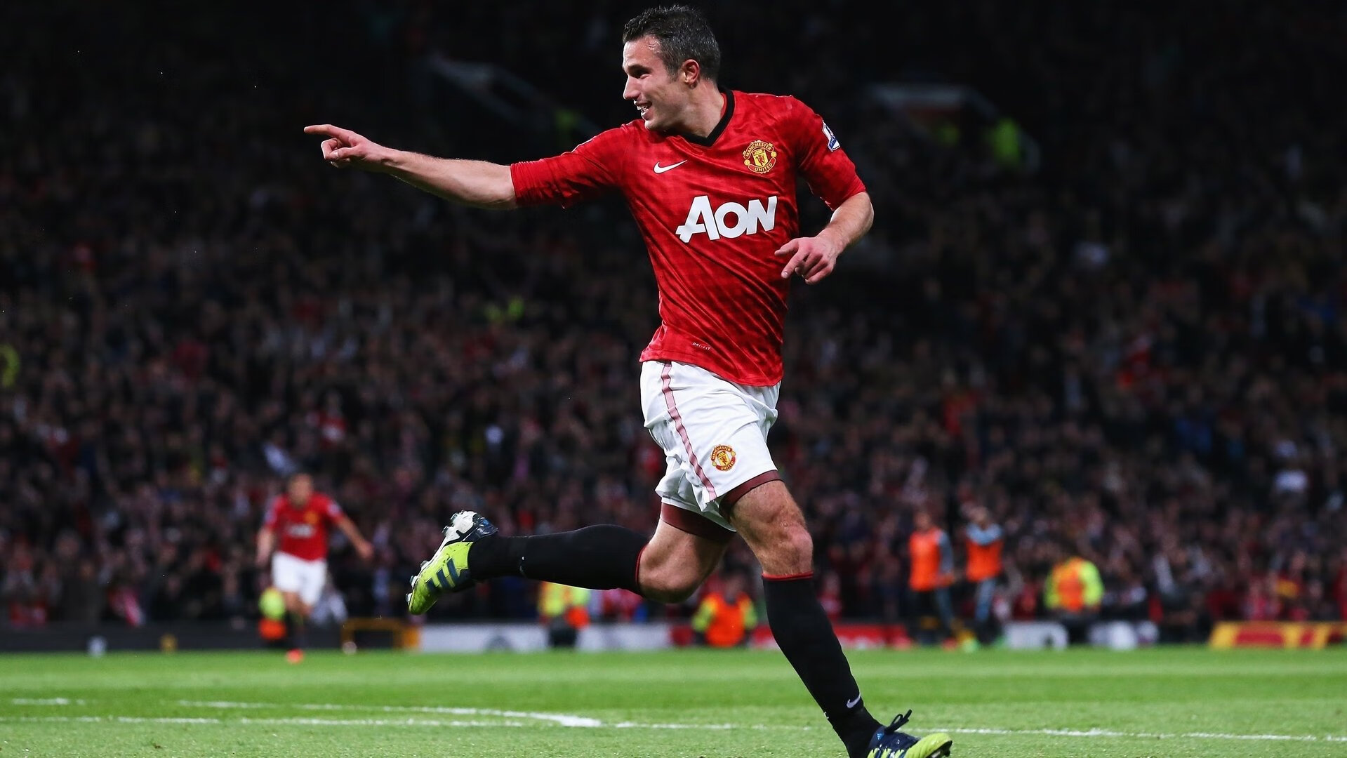 持续失利引发热议！内马尔在日本队比赛中出色防守赢得满堂喝彩